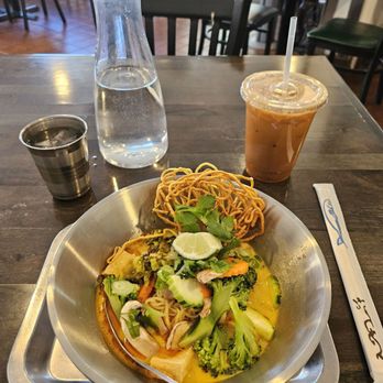 Lucky Noodles - Khao Soi with Thai Iced Tea - Thai Near Me - Denver, Colorado