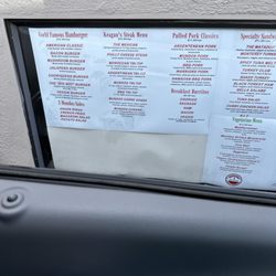 3 Mundos Sandwich Shop - Drive thru