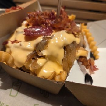 Shake Shack Burbank - Loaded Fries - Fast Food Near Me - Burbank, California