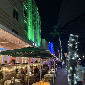 Beacon South Beach - street at night - Hotels Near Me - Miami Beach, Florida
