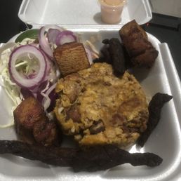 Mofongo con dos carnes mmmmm! Mofongo con dos carnes mmmmm!