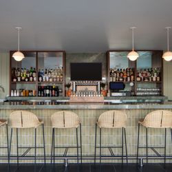 The Pearl Hotel - Bar at out restaurant, Charles+Dinorah