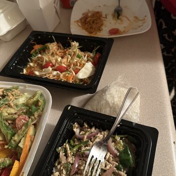 Jong's Thai Kitchen - Thai Near Me - Topeka, Kansas