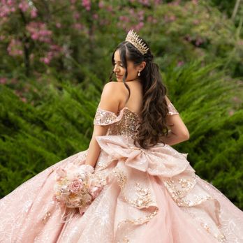 AB Photography - A timeless quinceañera portrait capturing elegance and tradition - Session Photography Near Me - Upland, California