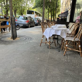 Chez Ribe - Brasseries Near Me - Paris, 75