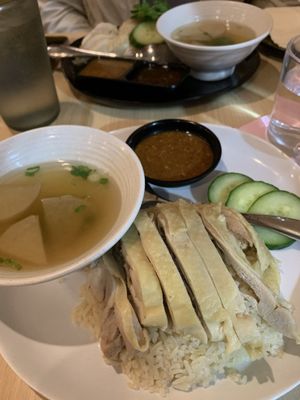 Kindi Chicken Rice by null
