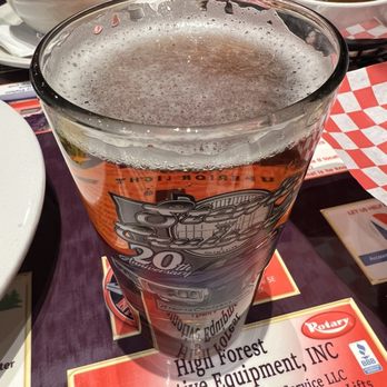 Fat Willy's - Chilly Willie = Amber ale from Schell's Brewery, New Ulm, MN - Sports Bars Near Me - Rochester, Minnesota