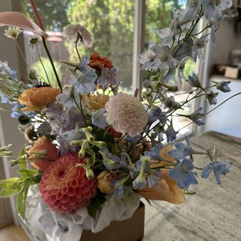 Garden Girl Flowers - Florists Near Me - Eugene, Oregon Garden Girl Flowers - Florists Near Me - Eugene, Oregon