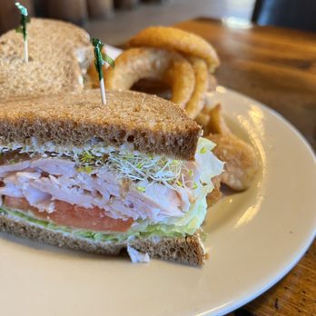 Rainbow Oaks Restaurant - Turkey sandwich and half onion rings and have fries. - American Near Me - Fallbrook, California