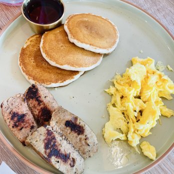 Breezy - Mini Easy Breezy with chicken sausage links - Breakfast & Brunch Near Me - San Juan Capistrano, California