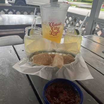 Bubba Garcia's - Pitcher of margarita and chips/salsa - Mexican Near Me - Saint Simons Island, Georgia