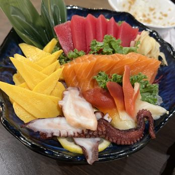 Sushi Yama - Tuna, salmon, egg, octopus and surf clam! - Sushi Bars Near Me - Orlando, Florida