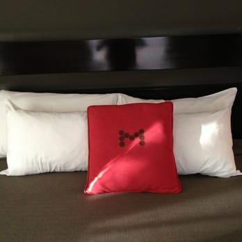 Moda Hotel - Hotels Near Me - Vancouver, British Columbia