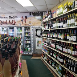 Dedham Line Liquor