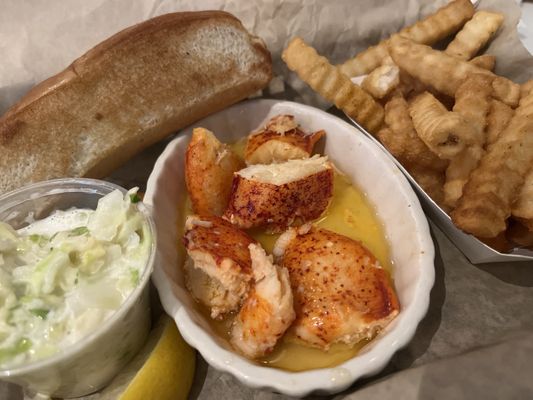 LUNCH Lobster Roll Southampton by null