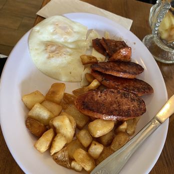 Eggs 'n Things - Portuguese sausage and eggs and potatoes - Breakfast & Brunch Near Me - Honolulu, Hawaii