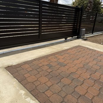 Fantastic Vinyl Fencing - Semi privacy rolling gate - Decks & Railing Near Me - Baldwin Park, California Fantastic Vinyl Fencing - Semi privacy rolling gate - Decks & Railing Near Me - Baldwin Park, California