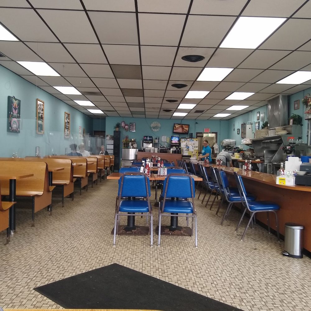 La Ports Pine Restaurant - New American Near Me - Lockport, New York
