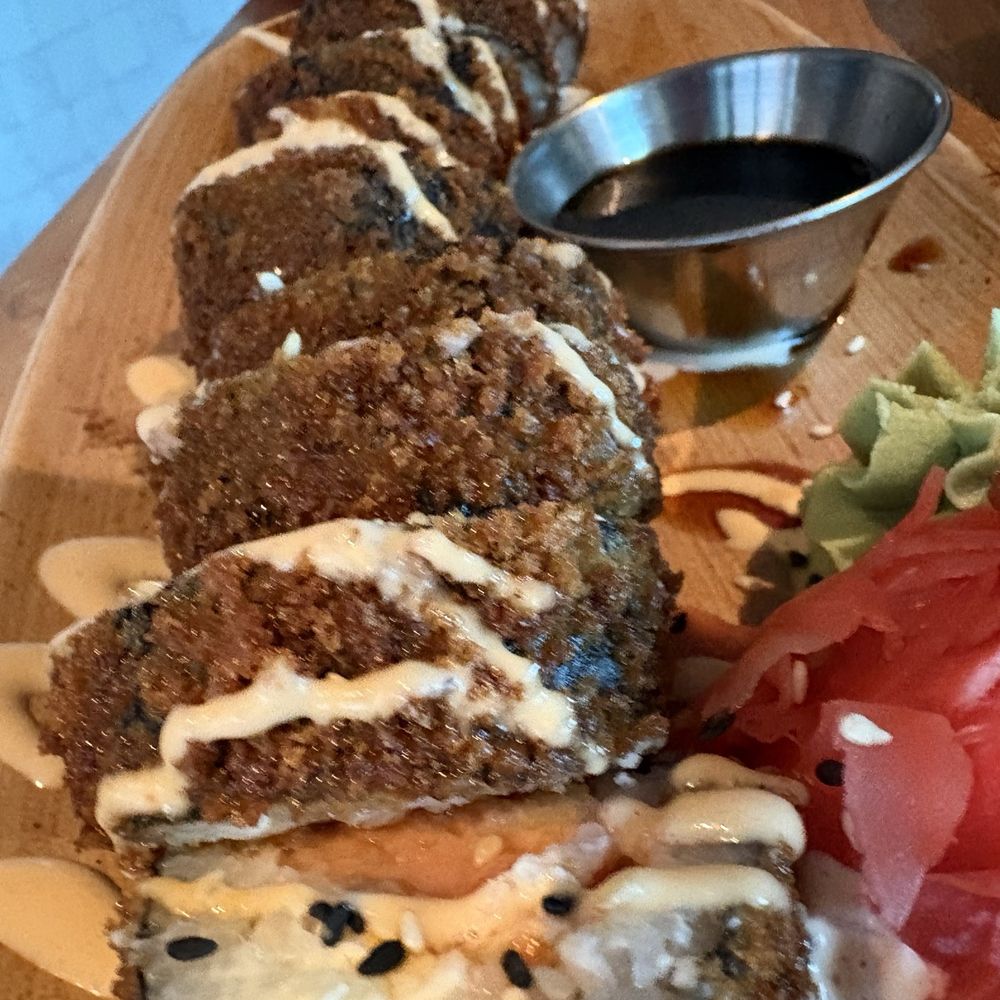 Beach House - Crunch salmon roll - Bars Near Me - Pompano Beach, Florida Beach House - Crunch salmon roll - Bars Near Me - Pompano Beach, Florida