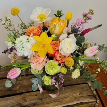 Bloom In Box - lovely bouquet - Florists Near Me - La Palma, California Bloom In Box - lovely bouquet - Florists Near Me - La Palma, California