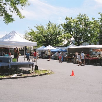 Rye's Down to Earth Farmers Market - people shopping - Farmers Market Near Me - Rye, New York Rye's Down to Earth Farmers Market - people shopping - Farmers Market Near Me - Rye, New York