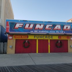 Funcade - Funcade Arcade November 2017 with Christmas Wreaths... #oceancitycool #ocmd