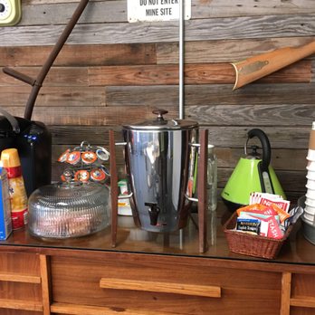 Raton Pass Motor Inn - Filled with coffee goodness, and ready to launch like a klassic rocketship! - Hotels Near Me - Raton, New Mexico