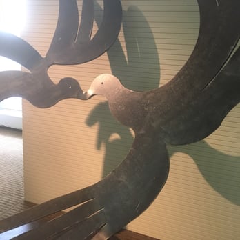 King David Lounge - Beautiful sculpture - Airport Lounges Near Me - New York, New York King David Lounge - Beautiful sculpture - Airport Lounges Near Me - New York, New York