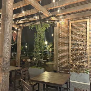 Butter & Cream - Super cute patio area - Ice Cream & Frozen Yogurt Near Me - Norcross, Georgia