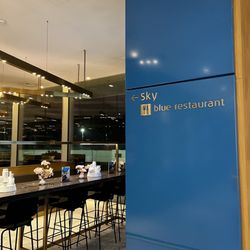KLM Crown Lounge 52 - 2nd floor restaurant