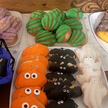 Caballero Bakery - Halloween cookies, conchas and pan de muerto. - Bakeries Near Me - San Antonio, Texas Caballero Bakery - Halloween cookies, conchas and pan de muerto. - Bakeries Near Me - San Antonio, Texas