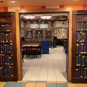 Krusty Burger - Dining area - Burgers Near Me - Universal City, California