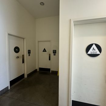 1919 Cafe - Restroom options - Salad Near Me - San Marino, California