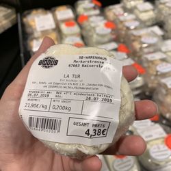 Globus - La Tour "cupcake" cheese!