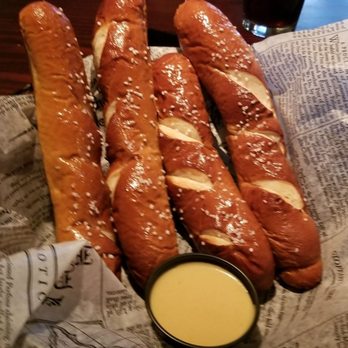 The Inishmor - Cold pretzels for 10 bucks - Pubs Near Me - Colchester, Connecticut