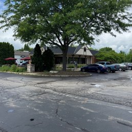 Exterior outside entrance of Robert's Frozen Custard - parking lot - Germantown, Wisconsin Exterior outside entrance of Robert's Frozen Custard - parking lot - Germantown, Wisconsin