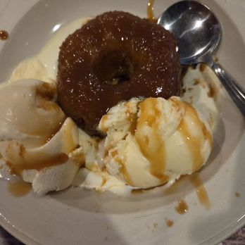 Wintergreens Golf & Grill - Butter Toffee Cake with vanilla ice cream. - American Near Me - Isanti, Minnesota Wintergreens Golf & Grill - Butter Toffee Cake with vanilla ice cream. - American Near Me - Isanti, Minnesota