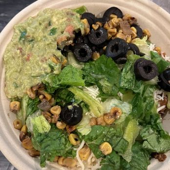 Willy's Mexicana Grill - Chicken bowl - Mexican Near Me - Atlanta, Georgia