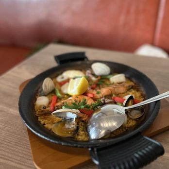El Cielo - Seafood paella - Tapas Bars Near Me - Honolulu, Hawaii El Cielo - Seafood paella - Tapas Bars Near Me - Honolulu, Hawaii