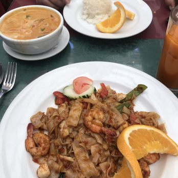 Pattaya - Some musaman curry and drunken seafood noodles - Thai Near Me - Philadelphia, Pennsylvania Pattaya - Some musaman curry and drunken seafood noodles - Thai Near Me - Philadelphia, Pennsylvania