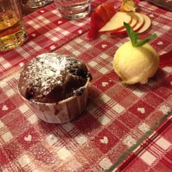 Hôtel Restaurant Chez Norbert - Fondant au chocolat, glace passion : délicieux.
