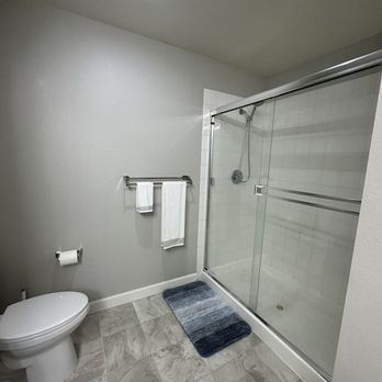 Maria House Cleaning Service - Bathroom and Shower - Home Cleaning Near Me - Renton, Washington
