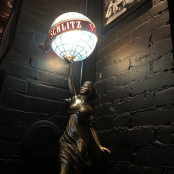 Black Duck Tavern - Cocktail Bars Near Me - East Providence, Rhode Island