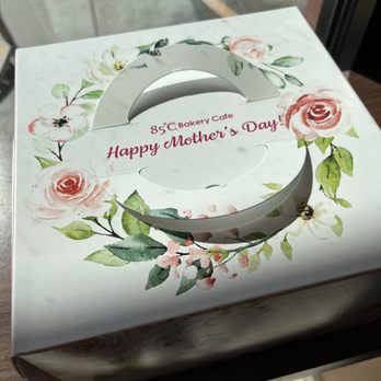 85°C Bakery Cafe-Pleasanton - Mommaberry Mother's Day Cake - Bakeries Near Me - Pleasanton, California