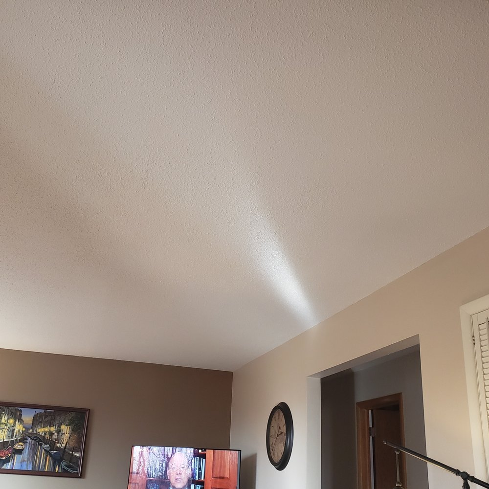 Rapid Drywall - LR Ceiling After - NICE PATCH!!! - Drywall Installation & Repair Near Me - Cedar Rapids, Iowa