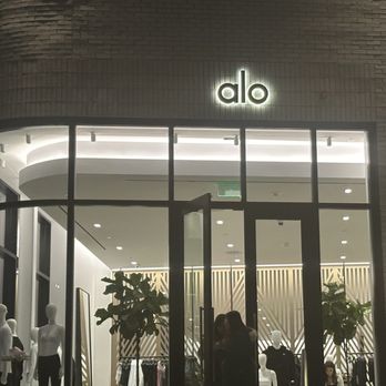 Alo - Women's Clothing Near Me - Newton, Massachusetts