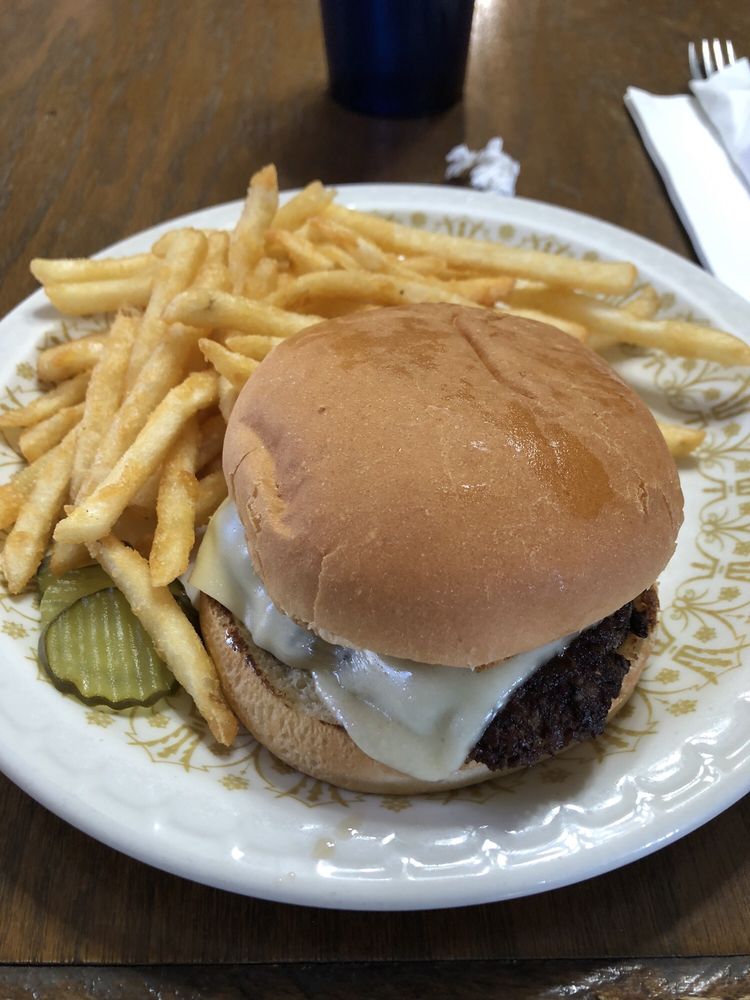 Victory Steakhouse Logo