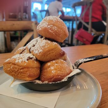 Yardbird Table & Bar - Mini Beignets - Southern Near Me - Miami Beach, Florida