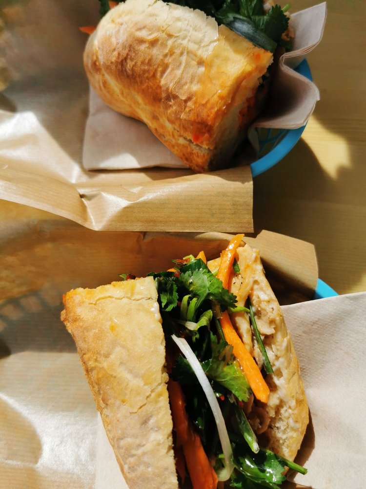 Ăn Bánh Mì