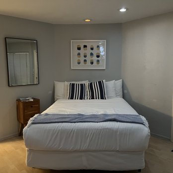 Casa Tropicana - Room 2 - Hotels Near Me - San Clemente, California
